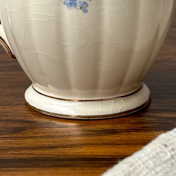 Porcelain Creamer by Sadler, England - Picture 9 of 13